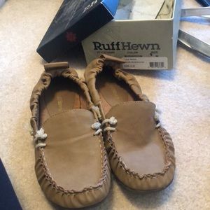 Amazing condition! Tan moccasins size 8